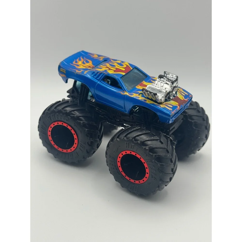 Mattel Hot Wheels‎ Monster Trucks Crash Legends 2021 Rodger Dodger Blue Flames